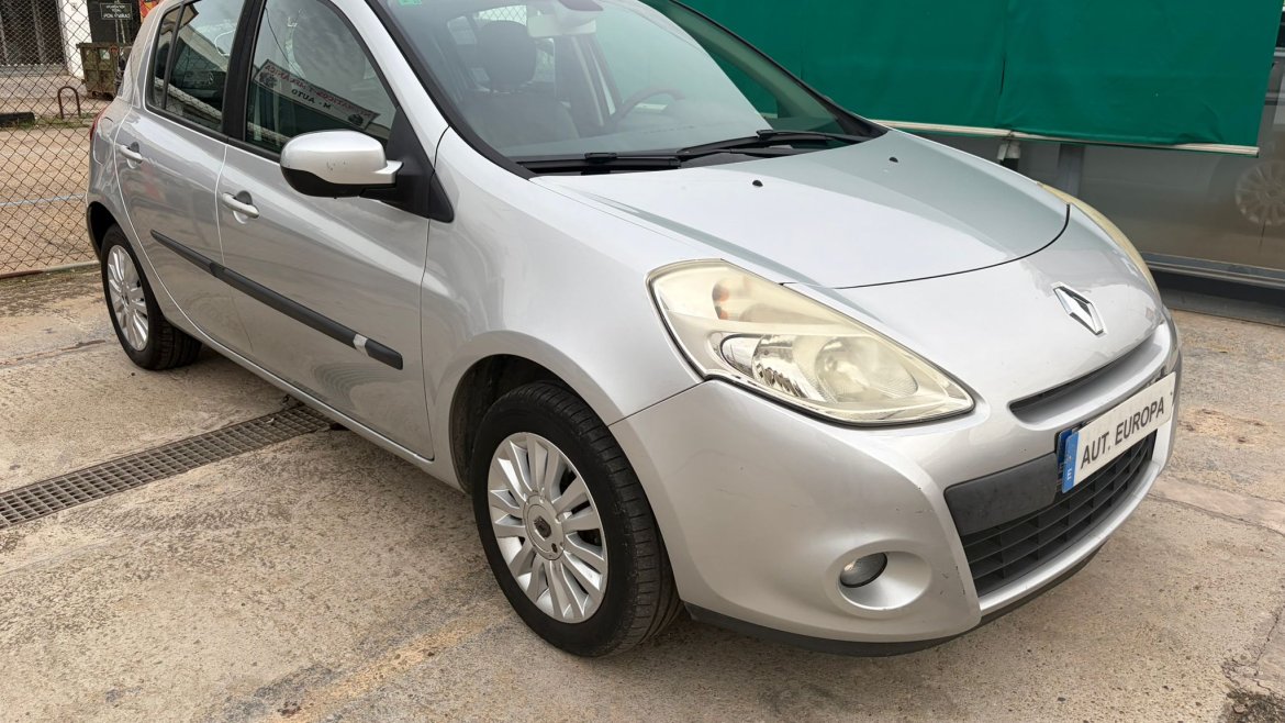 RENAULT Clio Dynamique dCi 90 eco2